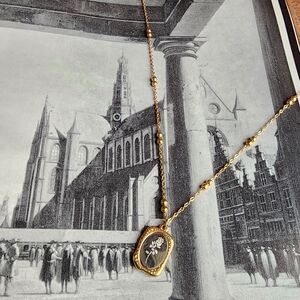 Floral etched necklace